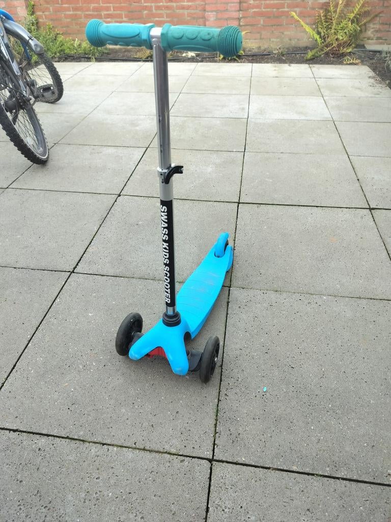 Step 3 wielen met werkende LED lampjes, Fietsen en Brommers, Steps, Ophalen, Gebruikt, Gewone step, SWASS KIDS SCOOTER