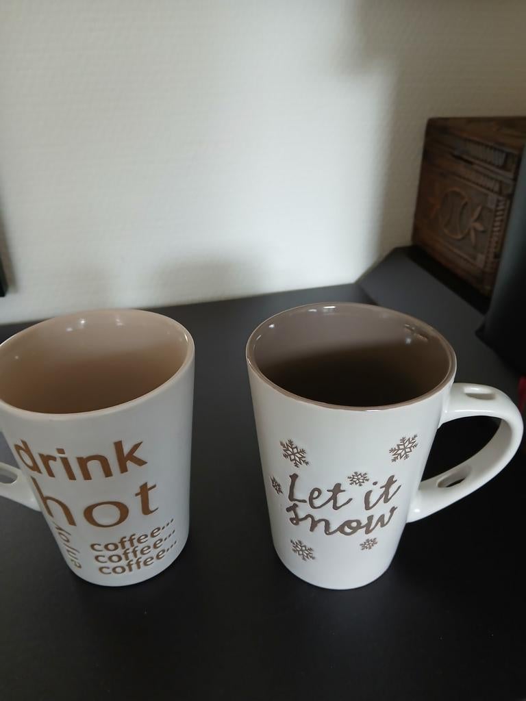 Mokken met tekst, Huis en Inrichting, Keuken | Servies, Ophalen of Verzenden, Aardewerk, Overige stijlen, Kop(pen) en/of Schotel(s)