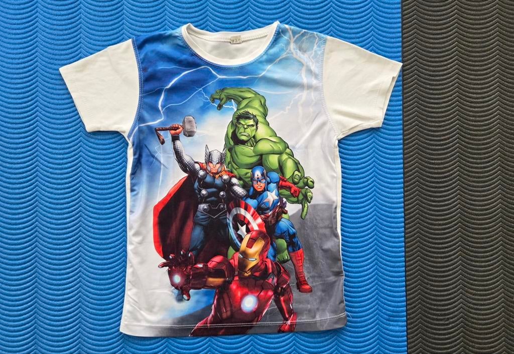 Avengers T-shirt Hulk Ironman Thor Captain America maat 128, Ophalen of Verzenden, Zo goed als nieuw, Jongen, Shirt of Longsleeve
