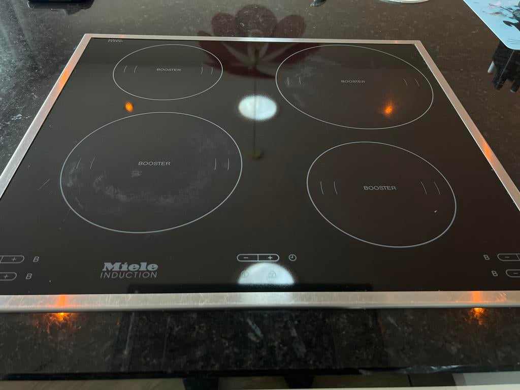 Miele KM 5732 Inductie Kookplaat - 4 Zones met Booster, Witgoed en Apparatuur, Kookplaten, Ophalen, Gebruikt, 4 kookzones, Energieklasse A of zuiniger