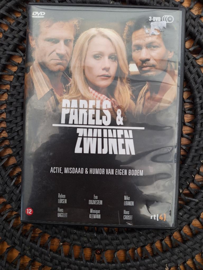 parels en zwijnen, Vanaf 9 jaar, Ophalen of Verzenden, Gebruikt, Drama