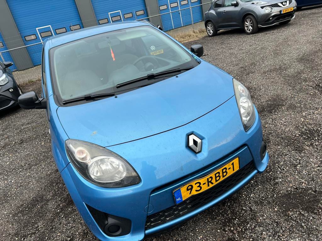 Renault Twingo 1.5 DCI 63KW 2011 Blauw DEFECT, Auto's, Voorwielaandrijving, Euro 5, 4 cilinders, 348 kg