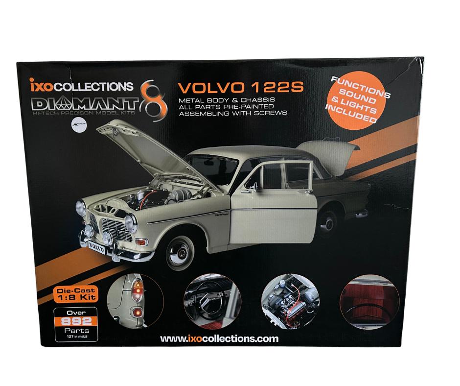 IXO 1/8 - VOLVO AMAZON S122
