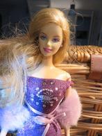 BARBIE IN VERJAARDAGSJURK  , SCHORPIOEN, Verzamelen, Verzenden, Zo goed als nieuw, Pop