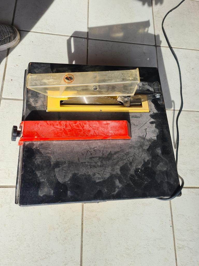 Zo goed als nieuwe tafelcirkelzaag, Doe-het-zelf en Verbouw, Gereedschap | Zaagmachines, Ophalen, Cirkelzaag, 70 mm of meer, Zo goed als nieuw