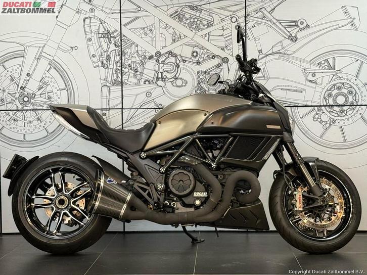 Ducati DIAVEL TITANIUM (bj 2015), Motoren, Motoren | Ducati, Bedrijf, Overig, meer dan 35 kW