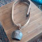 Antieke koebel aan handgemaakt houten halster, Ophalen of Verzenden