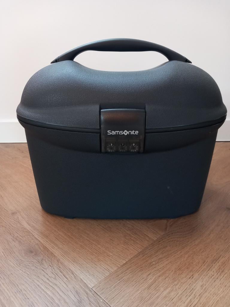 Beautycase zwart met codeslot, Ophalen, Zwart, Zo goed als nieuw, Met slot
