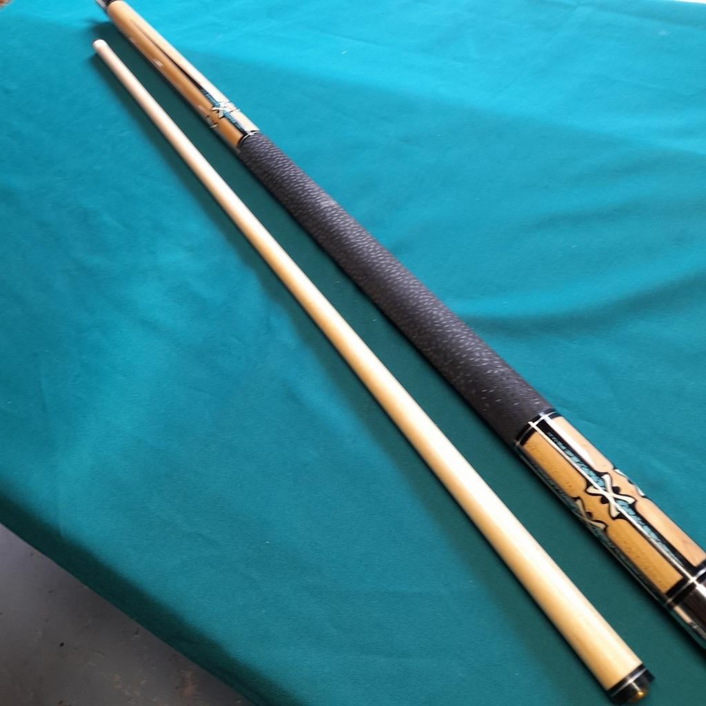 FuRy biljart keu, Sport en Fitness, Biljarten en Poolen, Ophalen of Verzenden, Zo goed als nieuw, Keu of Ballen