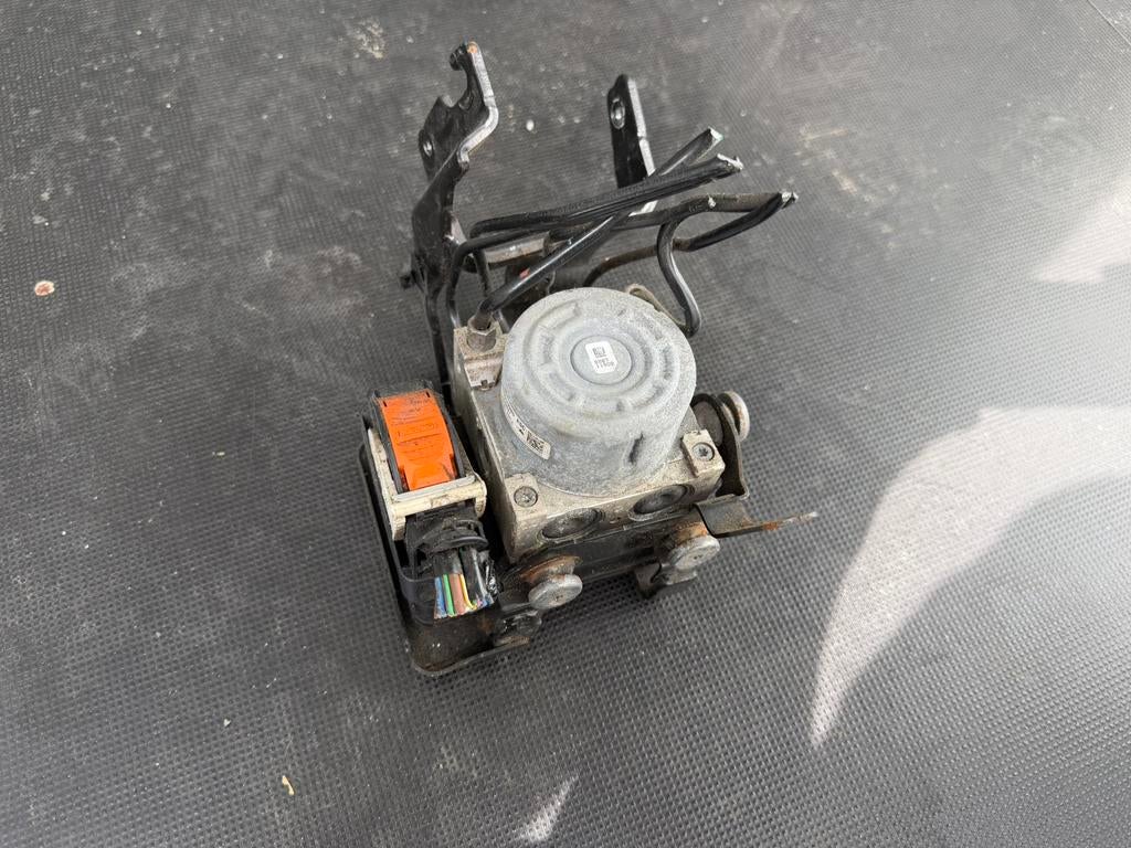 ABS Pomp Peugeot 208 origineel 9839933980, Gebruikt, Peugeot, Peugeot, Peugeot