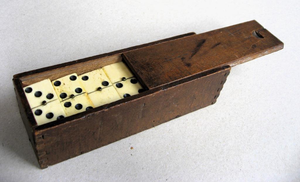 Antiek dominospel, been en ebbenhout in schuifdoos, Antiek en Kunst, Ophalen of Verzenden