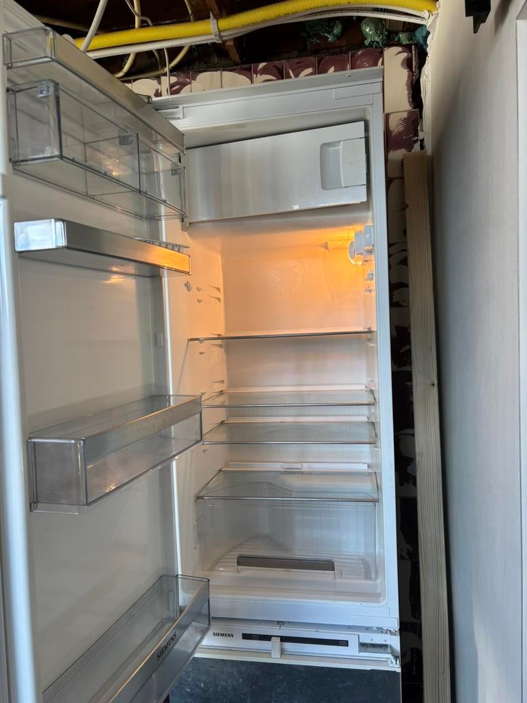 Siemens inbouwkoelkast 211 liter, Witgoed en Apparatuur, Koelkasten en IJskasten, Gebruikt, 200 liter of meer, 45 tot 60 cm, Met vriesvak