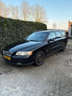 Volvo V70 2.4 2004 Zwart, Auto's, Voorwielaandrijving, 1800 kg, Zwart, Stationwagon