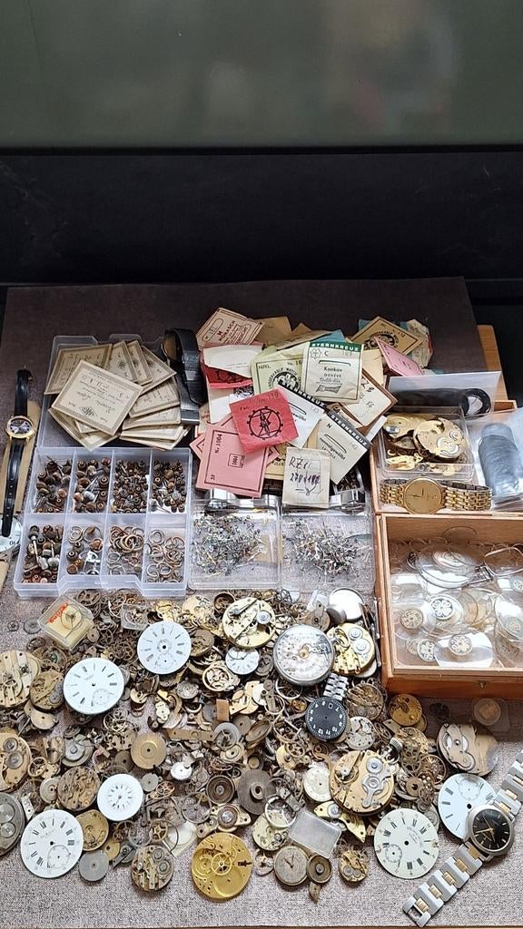 Partij zakhorloge en polshorloge onderdelen horlogemaker, Verzenden, Gebruikt