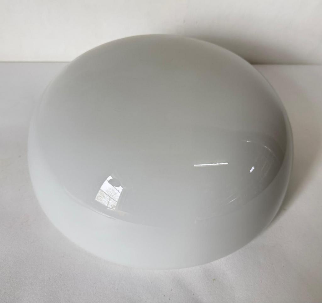 Grote vintage wit glazend opaalglas Gispen 1/2 bol - Ø 30 cm, Ophalen of Verzenden, Zo goed als nieuw, Glas, Mid century