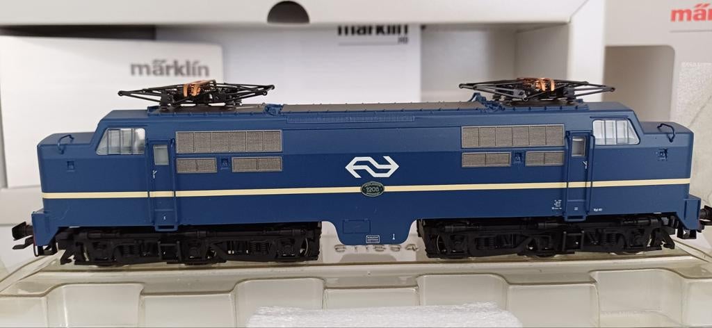 Märklin 37121.1 Serie NS 1206 van de NS ( 60 st. Zeldzaam.), Wisselstroom, Locomotief, Nieuw, Ophalen of Verzenden