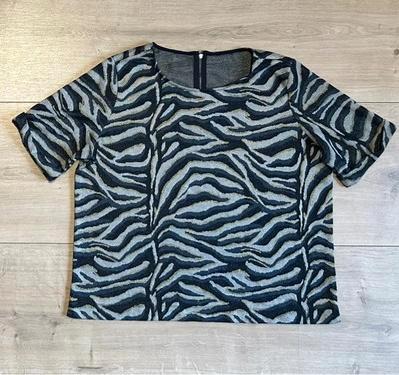 Zebra print shirt - Maat: L, Kleding | Dames, T-shirts, Zo goed als nieuw, Zwart, Korte mouw, Ophalen of Verzenden