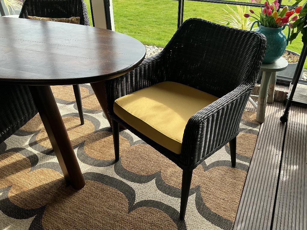 Kunststof rieten buiten stoelen, Ophalen, Zo goed als nieuw, Kunststof