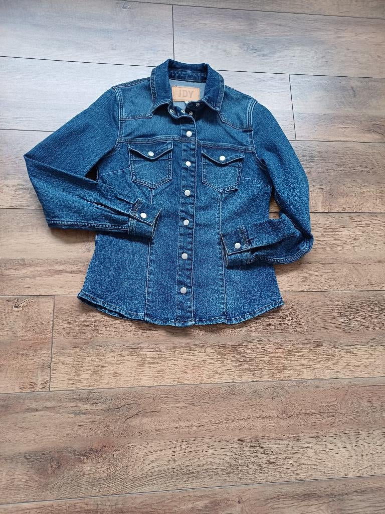 leuke blauwe merk spijkerblouse/jas 28, Kleding | Dames, Spijkerbroeken en Jeans, Ophalen of Verzenden, Nieuw, Blauw, W28 - W29 (confectie 36)