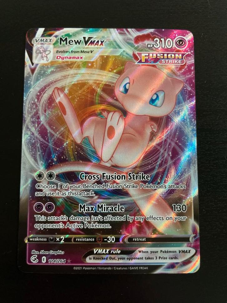 Mew VMAX Pokémon Kaart - Fusion Strike 114/264, Hobby en Vrije tijd, Verzamelkaartspellen | Pokémon, Zo goed als nieuw, Losse kaart