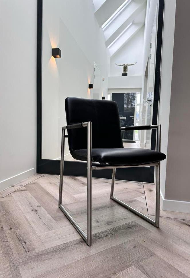 4/6/8 zwart leder Henders & Hazel “the Frame” design stoelen, Huis en Inrichting, Stoelen, Ophalen, Zwart, Niet opgegeven, Zo goed als nieuw