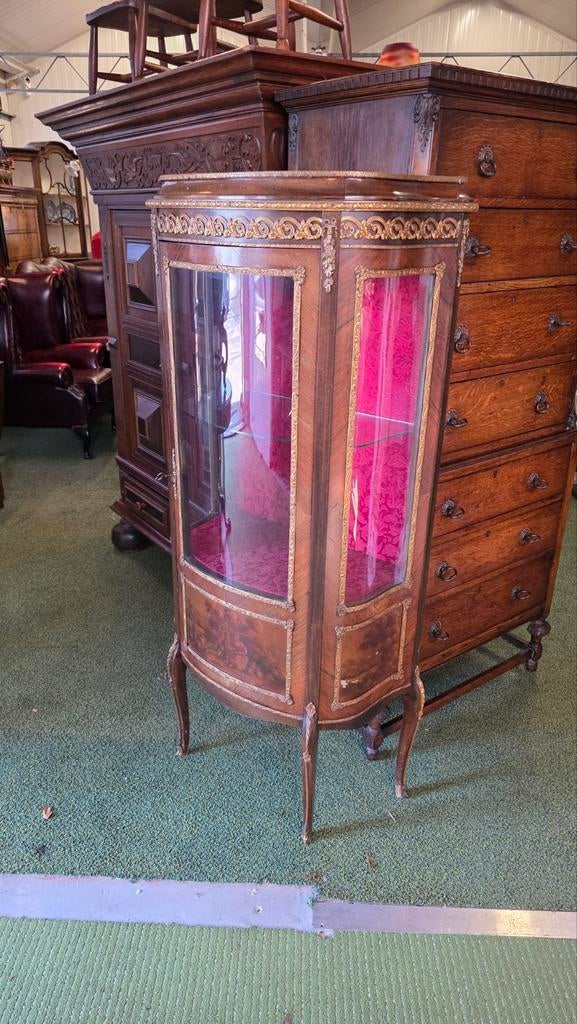 Frans Louis XVI Vitrinekastje met Gebogen Glas en Messing, Ophalen of Verzenden