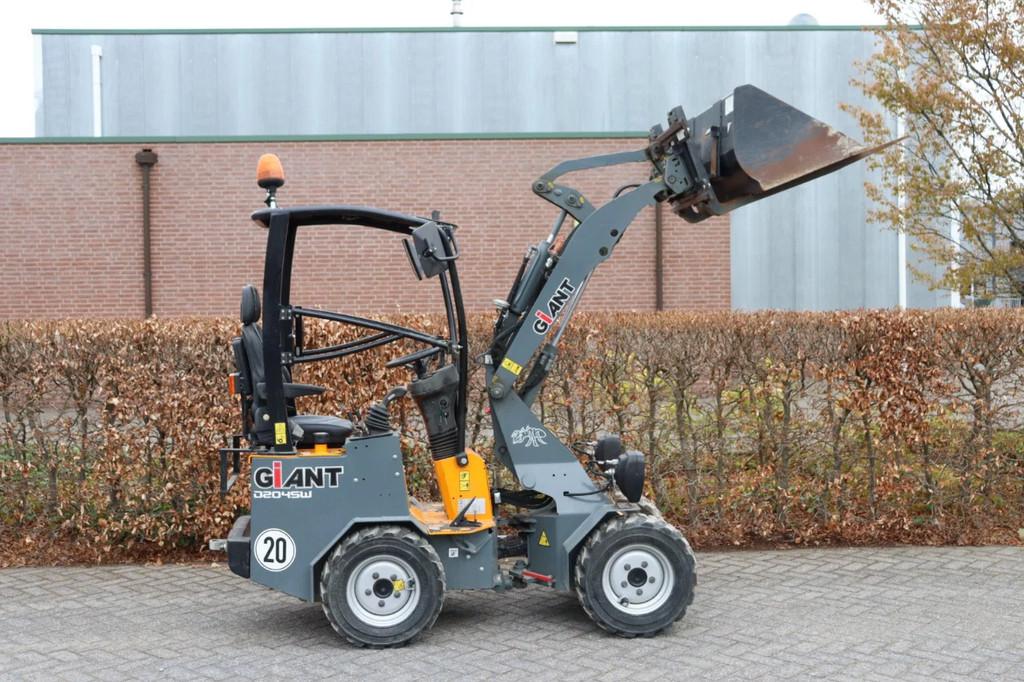 Giant D204SW (bj 2020), Wiellader of Shovel