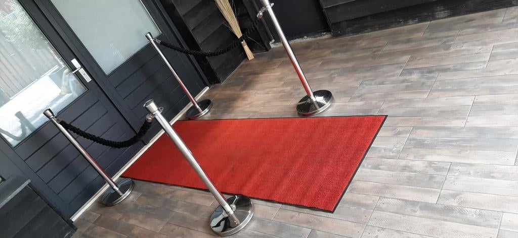 Rode loper te huur, Ophalen, Zo goed als nieuw, Geboorte of Huwelijk