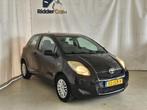 Toyota Yaris 1.0 VVTi Acces|NAP|1E EIG|APK10-26|ELEK RAMEN, Voorwielaandrijving, 750 kg, 965 kg, Zwart