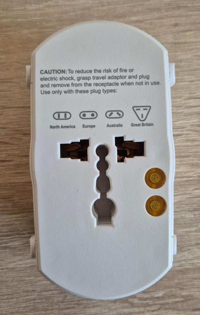 Traveladapter reisstekker wereldstekker, Ophalen of Verzenden, Gebruikt