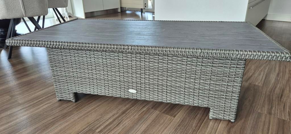 Rotan salon/eettafel in hoogte verstelbaar | Jutlandia, Huis en Inrichting, Tafels | Salontafels, Ophalen, Overige materialen