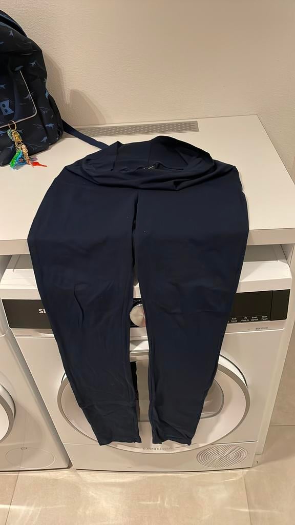 Legging en 4 longsleeves, Kleding | Dames, Positiekleding, Ophalen of Verzenden, Zo goed als nieuw, Zwart, Broek of Spijkerbroek