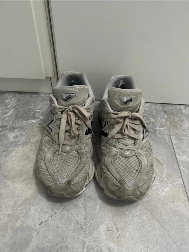 New Balance 9060 Sneakers - Gedragen, Ophalen of Verzenden, Gedragen, Grijs, Sneakers of Gympen