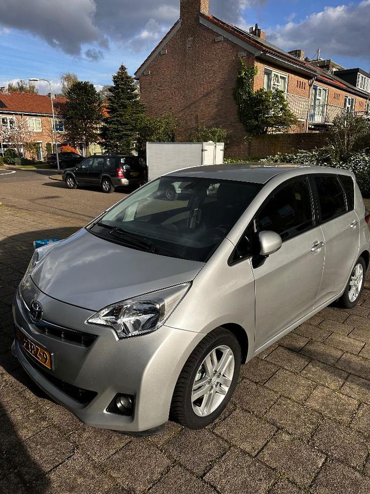 Toyota Verso-S 1.3 Vvt-i 2012 Grijs, Auto's, Toyota, Particulier, Verso-S, Benzine, B, MPV, Handgeschakeld, Origineel Nederlands