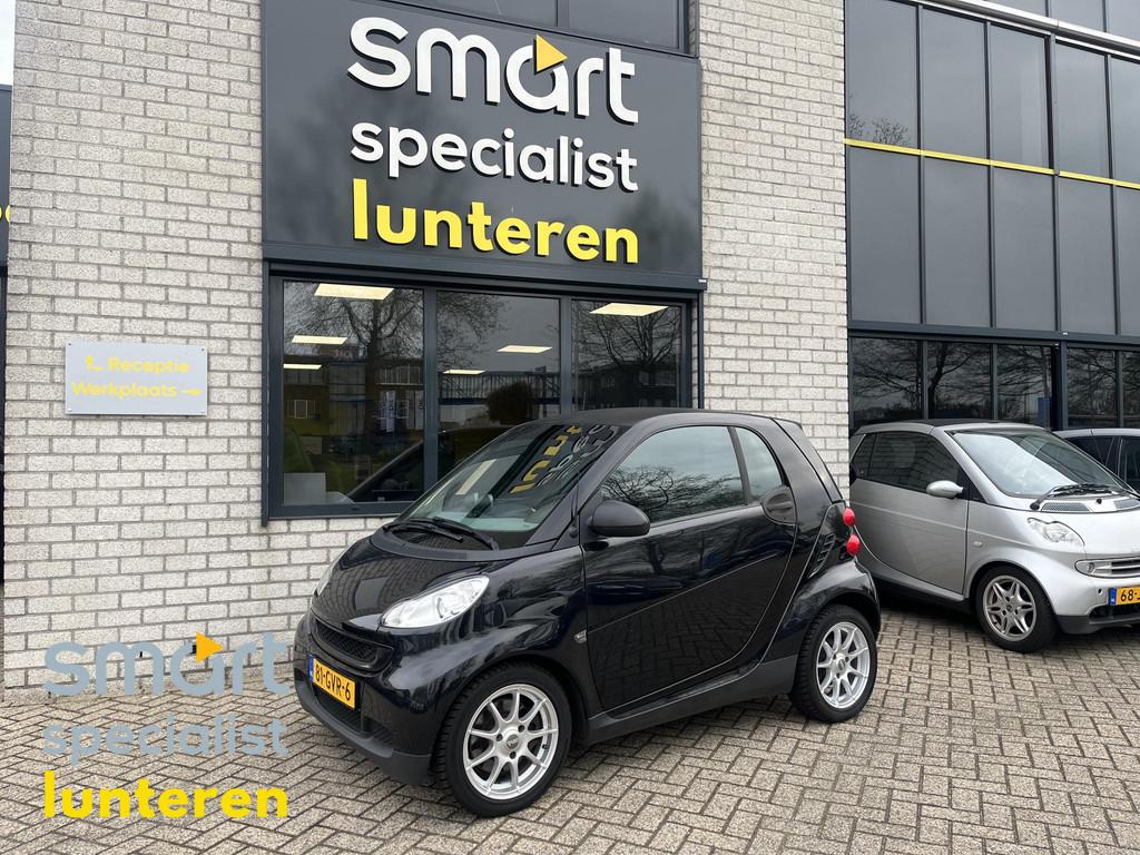 smart fortwo coupé 1.0 met trekhaak, Auto's, Smart, Gebruikt, 18 €/maand, 61 pk, Zwart