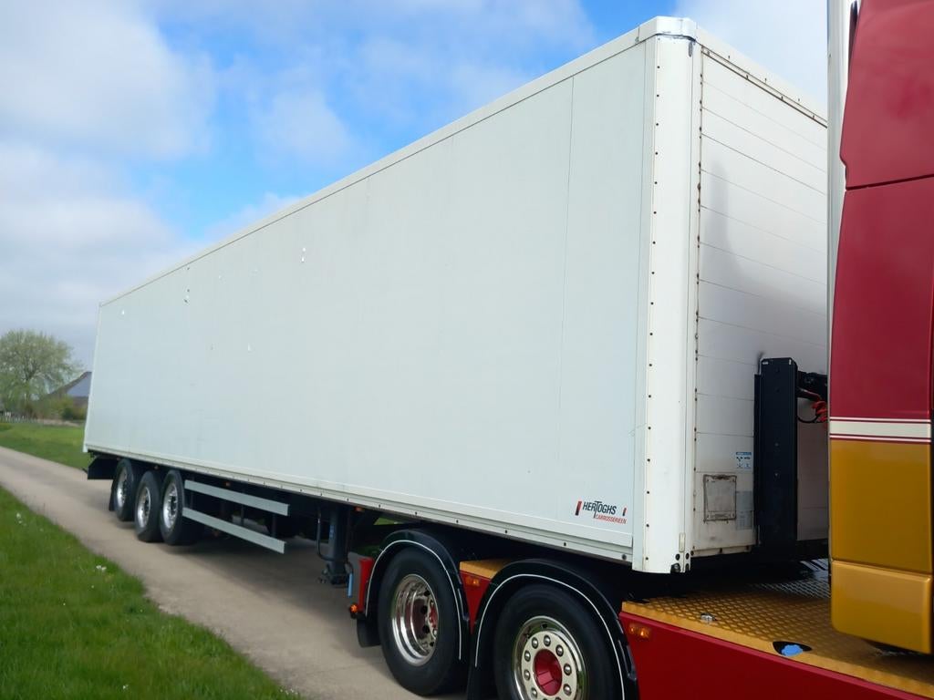 Hertoghs Gesloten Oplegger - 3 Assen, SAF, Liftas, Ophalen, Gebruikt