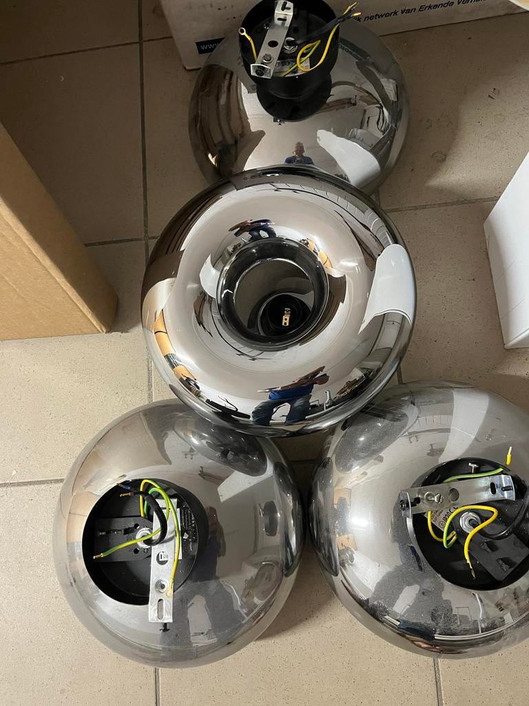 Set van 4 zilverkleurige bolvormige lampen, Ophalen, Gebruikt, Metaal