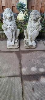 Setje antieke leeuwen met wapen, Ophalen