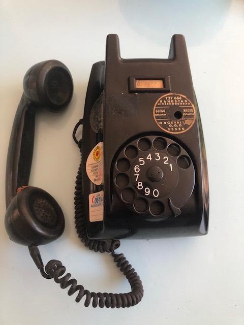 TELEFOON, Ophalen, Gebruikt, Met draaischijf