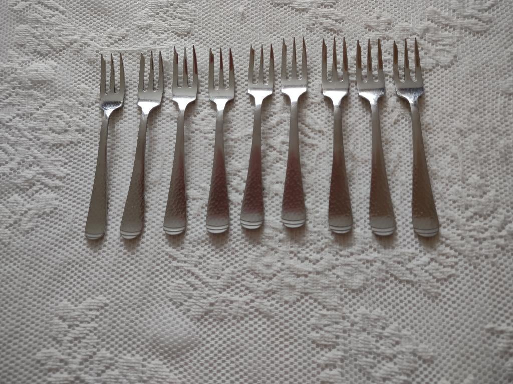 9 gebaksvorkjes met hamerslag (perfect massief), Antiek en Kunst, Antiek | Bestek, Ophalen of Verzenden