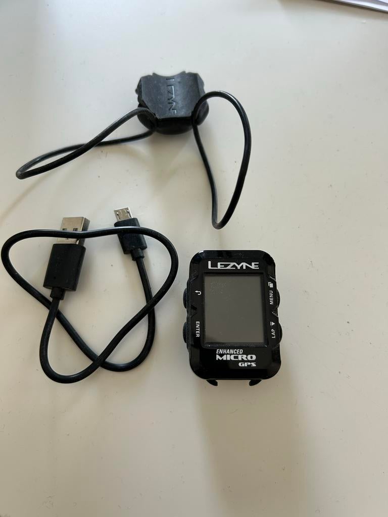 Lezyne Enhanced Micro GPS fietscomputer met toebehoren, Ophalen of Verzenden, Draadloos, Gebruikt