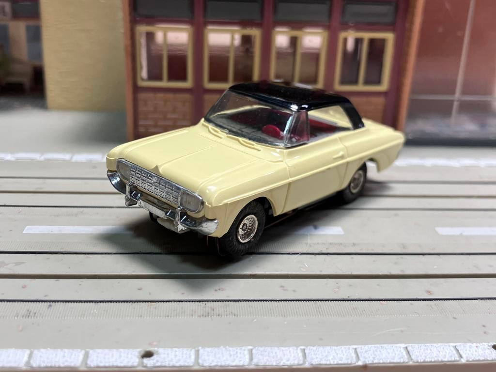 Faller AMS Ford Taunus 20M in nieuwstaat, blokmotor B4, Ophalen of Verzenden, Zo goed als nieuw, Elektrisch, Overige merken