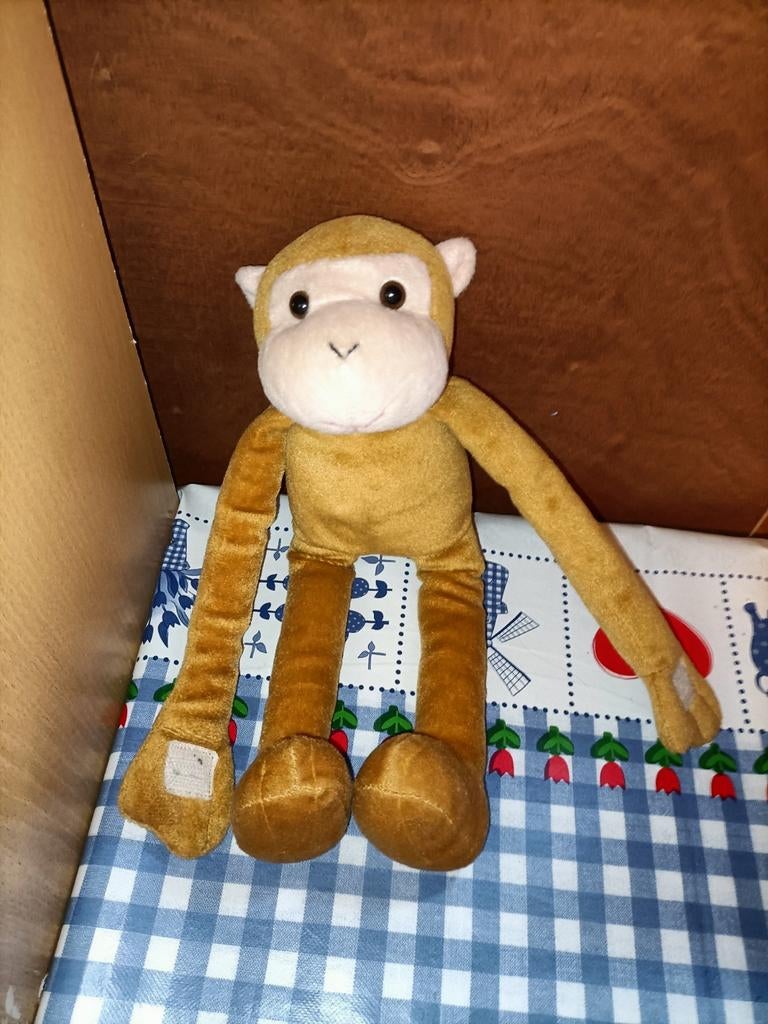 Zeeman aap knuffel met klittenband in handen 31 cm groot, Ophalen of Verzenden, Zo goed als nieuw, Overige typen