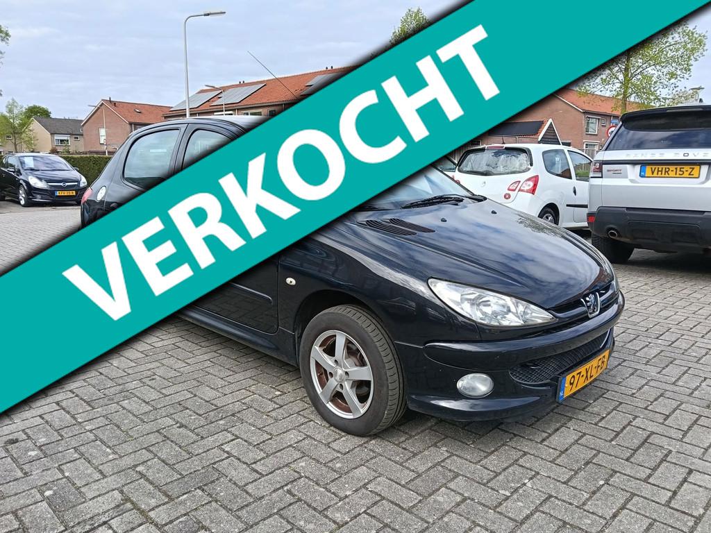 Peugeot 206 1.4 Forever 5 Deurs met Airco en nieuwe Apk, Voorwielaandrijving, Stof, 31 €/maand, 4 cilinders