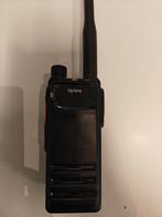Hytera HP705G DMR VHF IP68 5Watt met GPS, Man Down en Blueto, Telecommunicatie, Portofoons en Walkie-talkies, Met broekklem, 15 km of meer