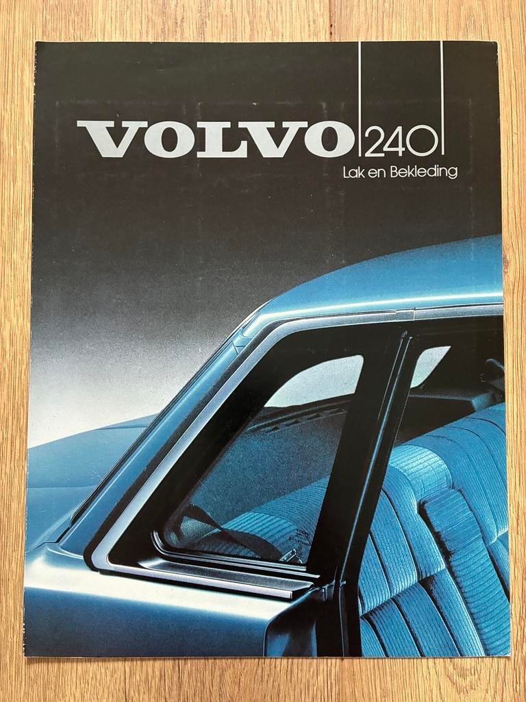 Volvo 240 kleuren en bekleding brochure 1983, Boeken, Ophalen of Verzenden, Zo goed als nieuw, Volvo