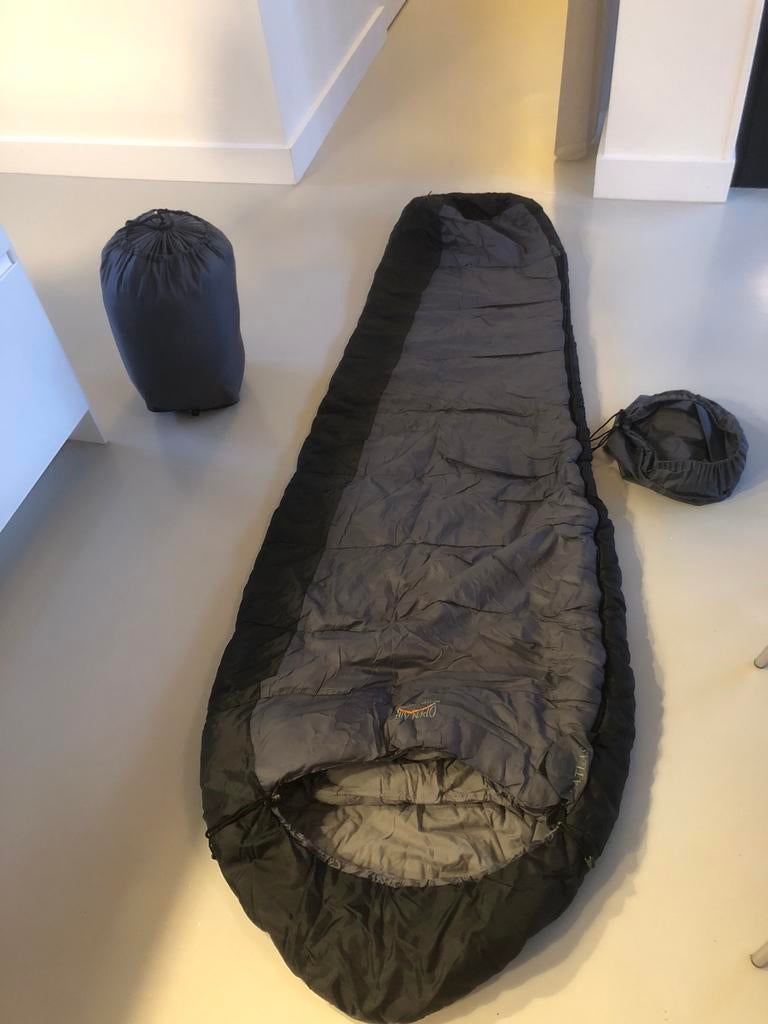 2 Atlas Open Air slaapzakken., Ophalen, Zo goed als nieuw