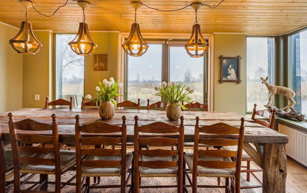 Robuuste lange eettafel evt met stoelen sobere stijl, Drie personen of meer, Ticket of Toegangskaart