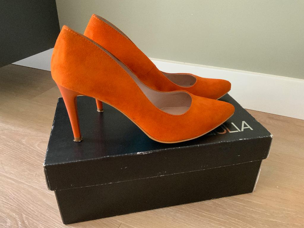 Koningsdag! Oranje Giulia pumps (mt 38), Pumps, Oranje, Ophalen of Verzenden, Zo goed als nieuw