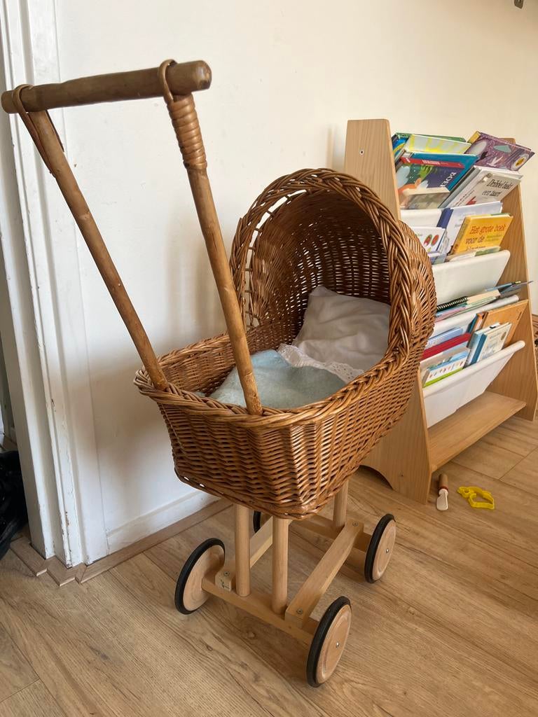 Rieten poppenwagen, Ophalen of Verzenden, Gebruikt, Babypop